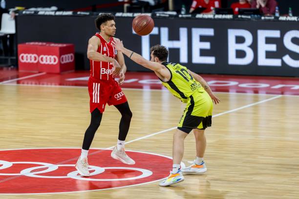 中表现稳健 中表现稳健