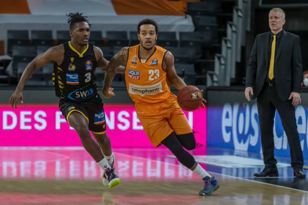 胜利的许多 胜利的许多