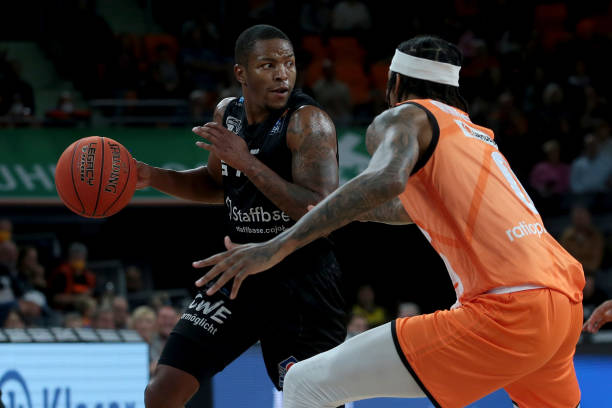 关键对抗中 关键对抗中