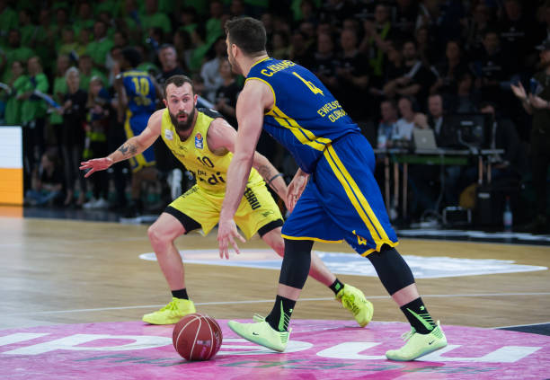 持这种战术 持这种战术